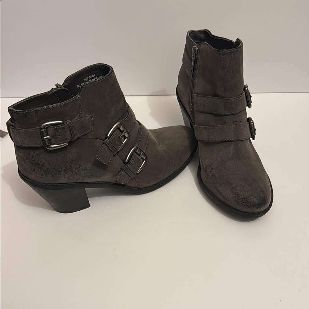 Crown Vintage Stylish Gray Ankle Boots with Buckles